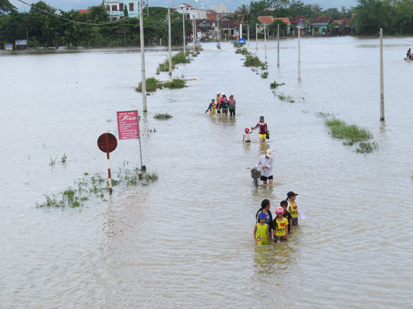 Liên[-]minh[-]châu[-]Âu[-]viện[-]trợ[-]200.000[-]Euro[-]giúp[-]các[-]nạn[-]nhân[-]bão[-]Damrey[-]tại[-]Việt[-]Nam[-]